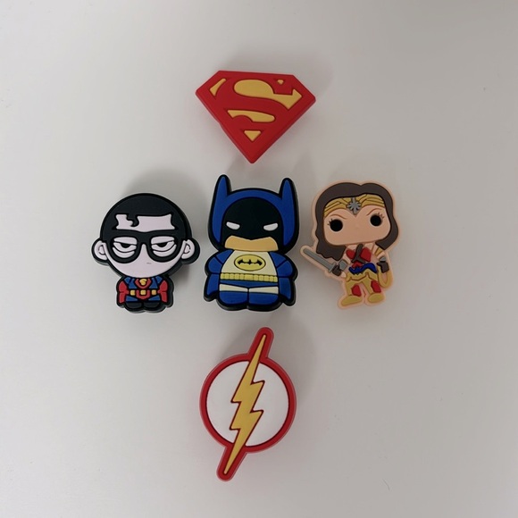 DC ~ Jibbitz ~ for Crocs ~ Batman ~ Superman ~ Wonder Woman ~ Flash - Picture 1 of 3